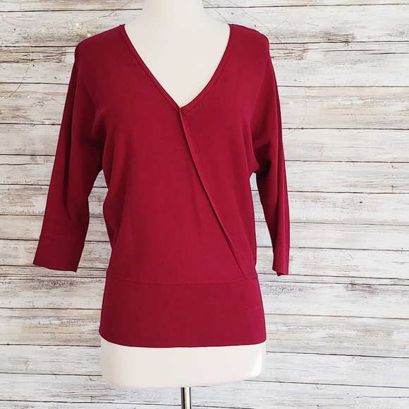 WHBM Dark Red 3/4 sleeve banded hem knit top - Picture 1 of 8